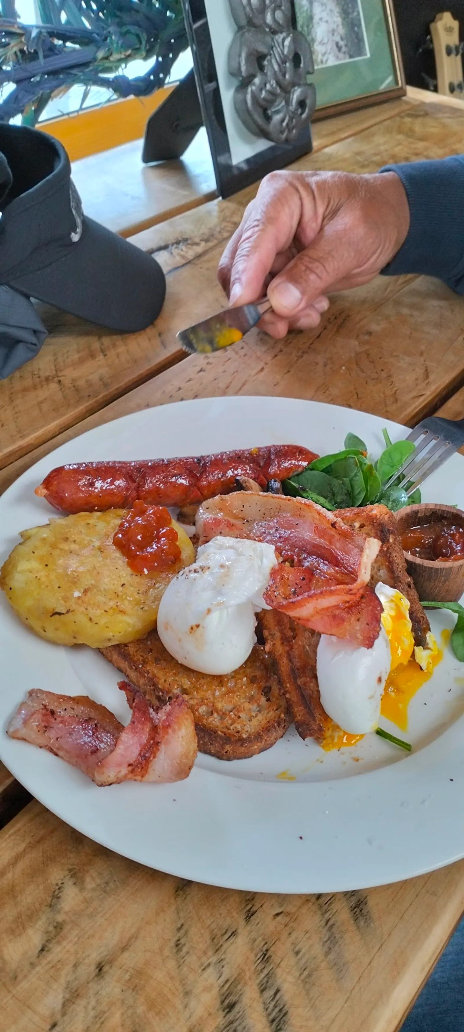 Eggs Benedict at Manu